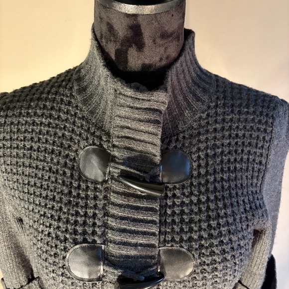 Take Out Y2K 2010s Short-Sleeve Toggle Zip-Up Cardigan Sweater Women’s Sz L - Picture 3 of 12